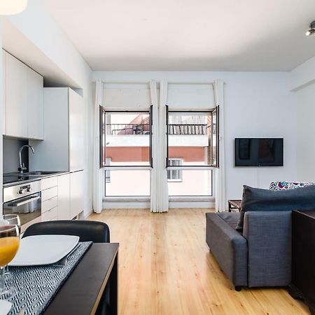 Go Native Lisbon - Principe Real Apartment Bagian luar foto
