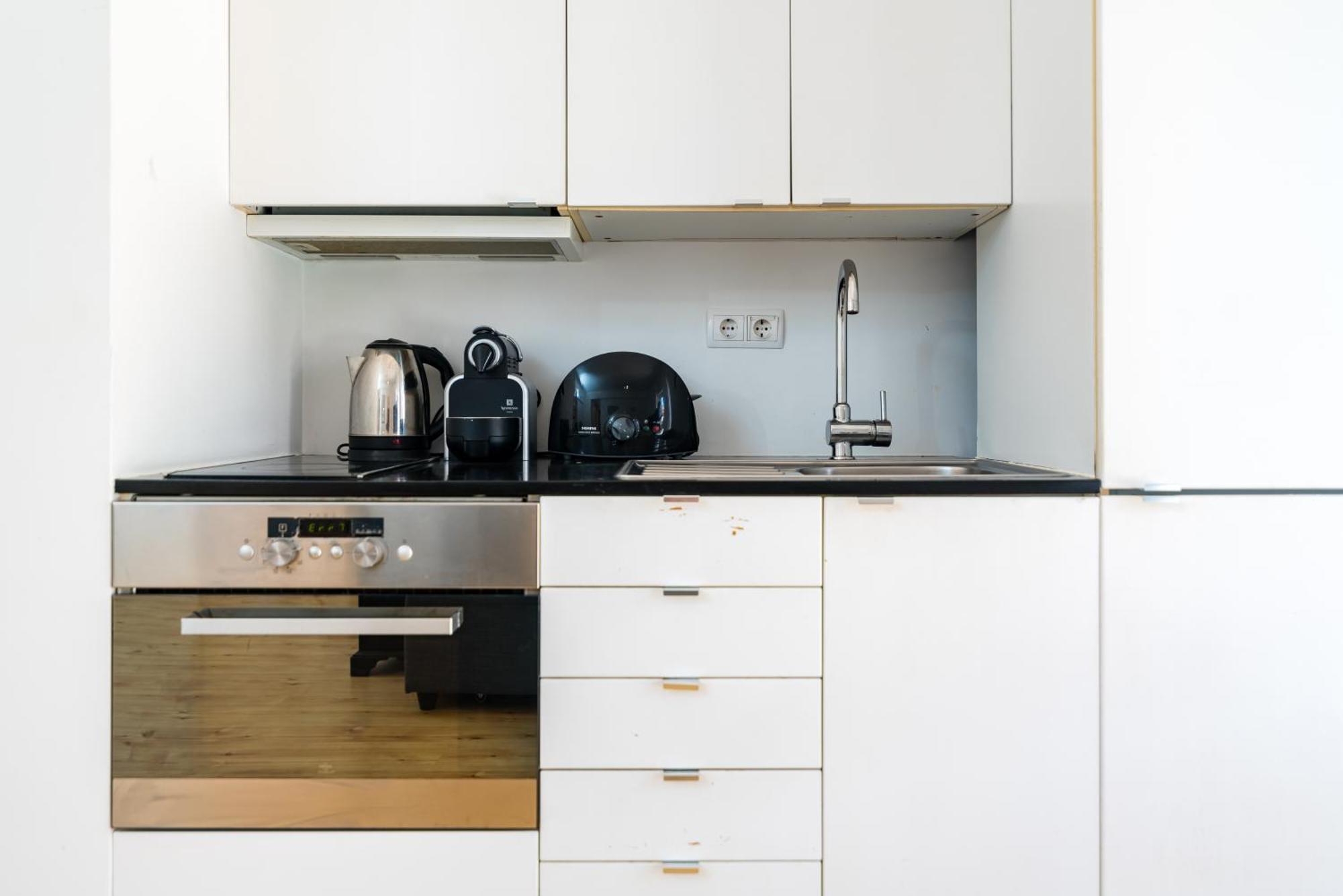 Go Native Lisbon - Principe Real Apartment Bagian luar foto