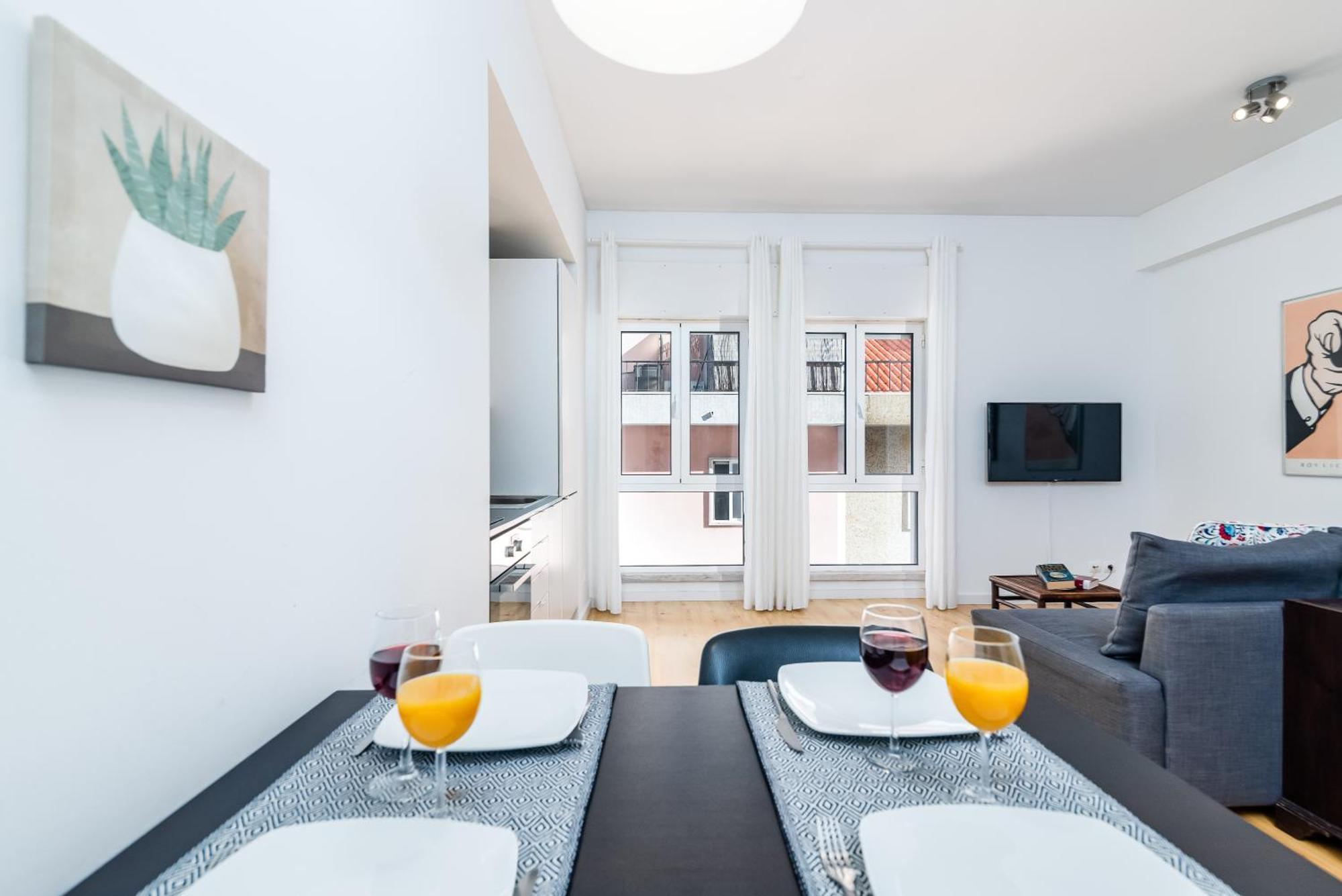 Go Native Lisbon - Principe Real Apartment Bagian luar foto