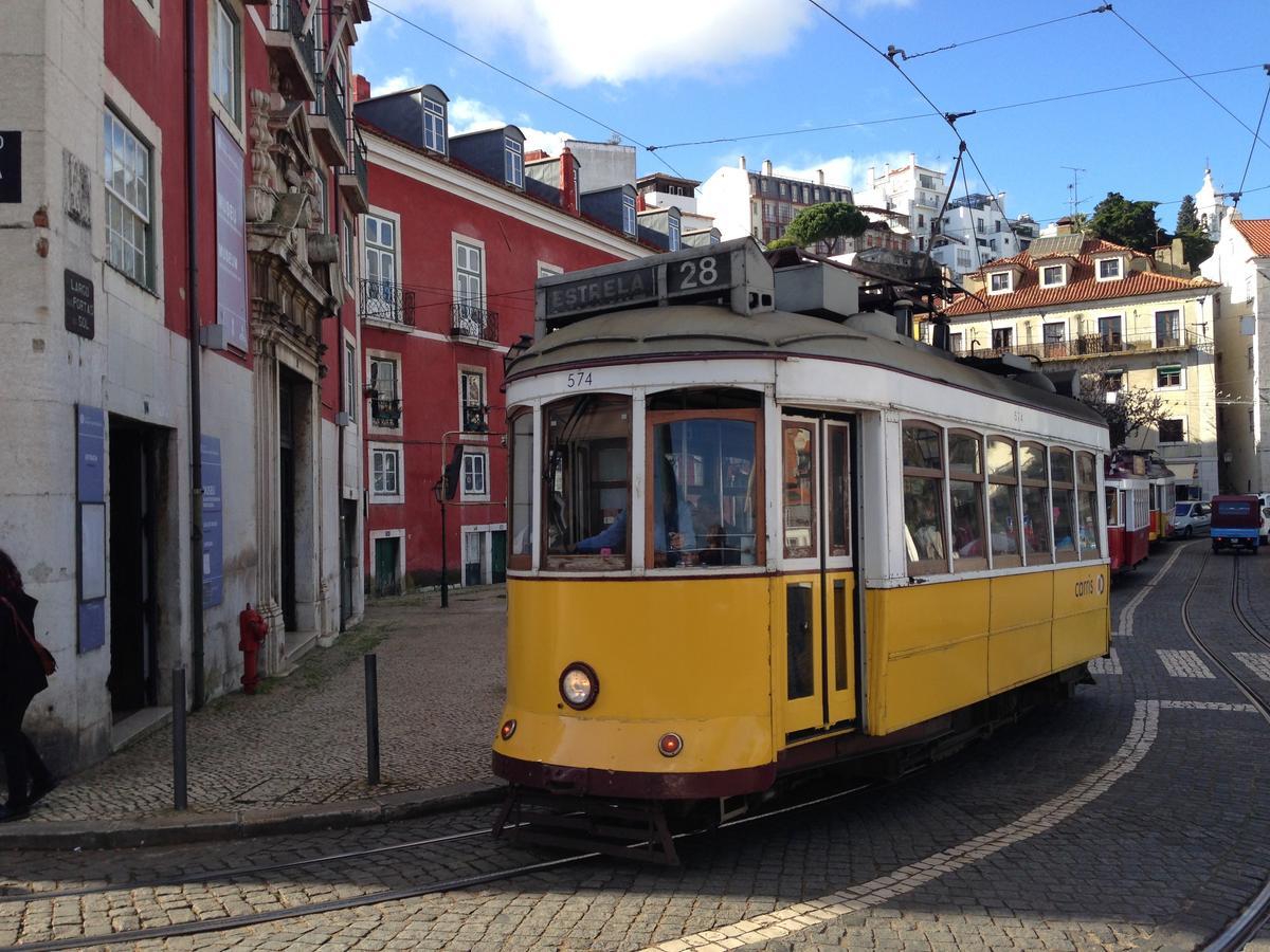 Go Native Lisbon - Principe Real Apartment Bagian luar foto