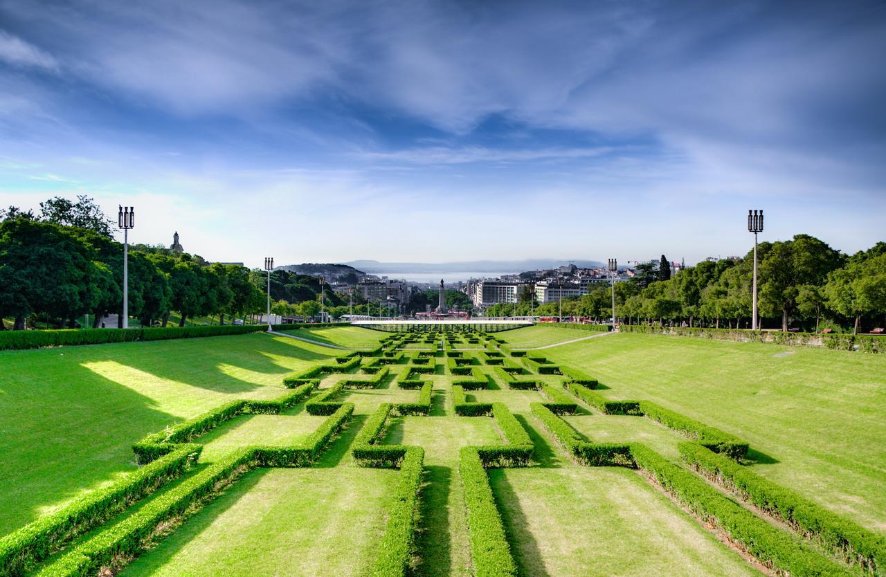 Go Native Lisbon - Principe Real Apartment Bagian luar foto