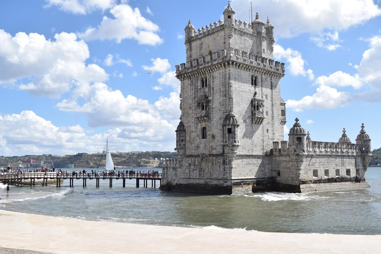 Go Native Lisbon - Principe Real Apartment Bagian luar foto