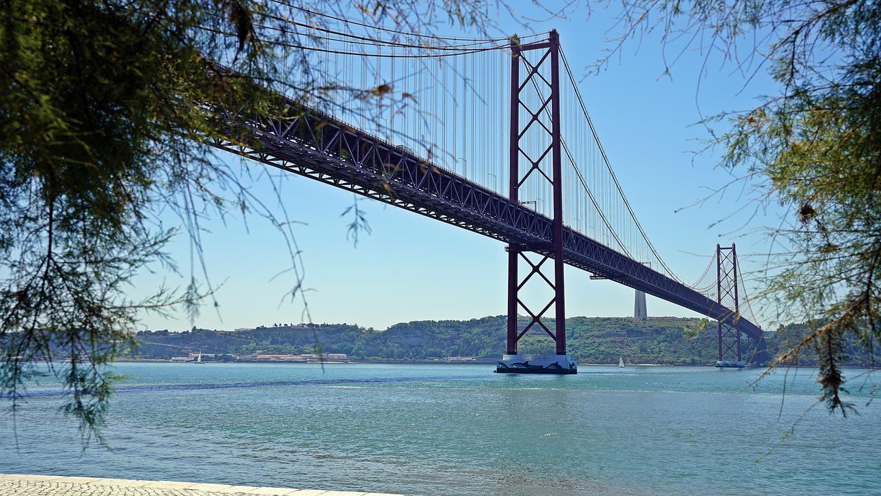 Go Native Lisbon - Principe Real Apartment Bagian luar foto